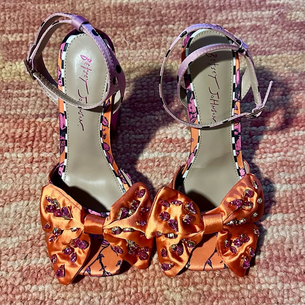 Betsey Johnson Orange and Pink Loise Bow Heels- Never Worn